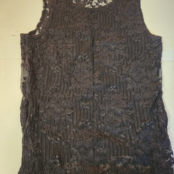 Woman's lace tank top - Picture 2 of 2
